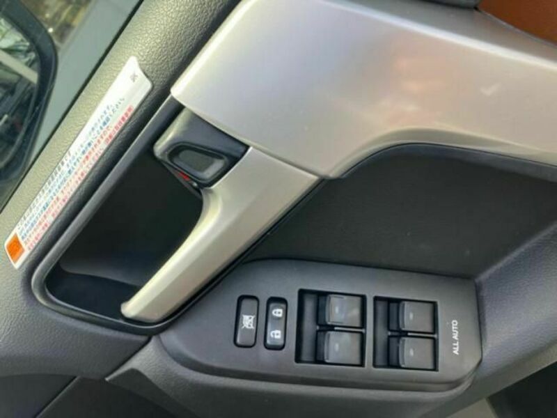 LAND CRUISER PRADO-14