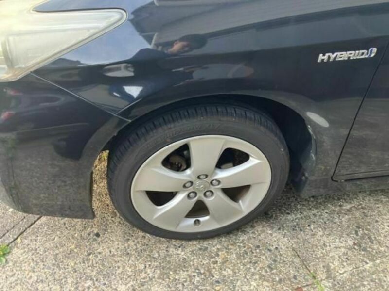 PRIUS-4