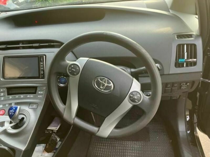 PRIUS-12