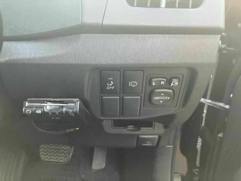 PRIUS-13