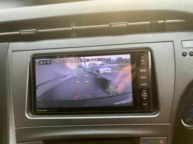 PRIUS-16