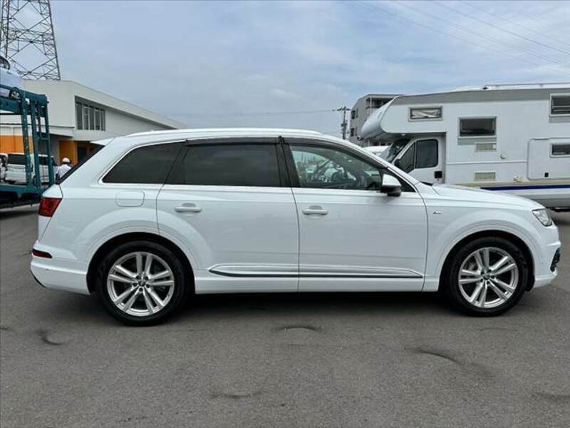 Q7