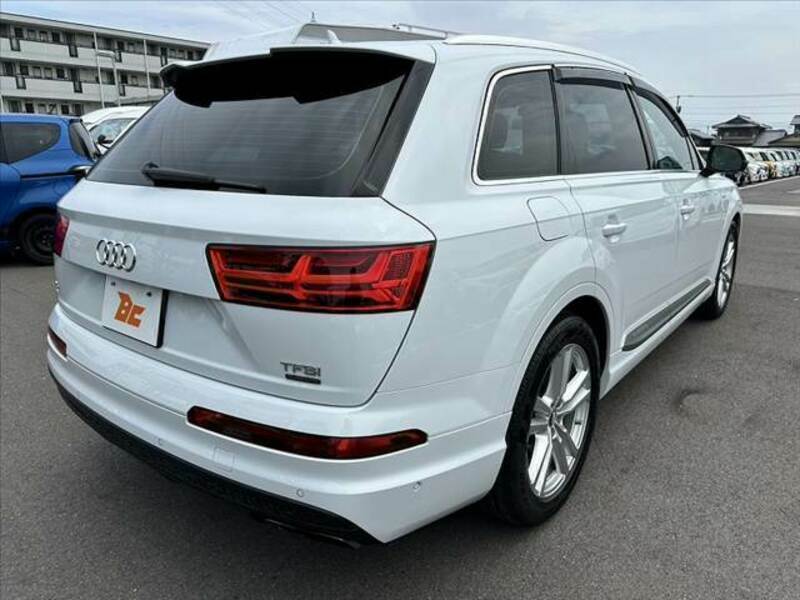 Q7