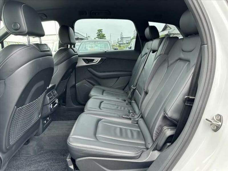 Q7