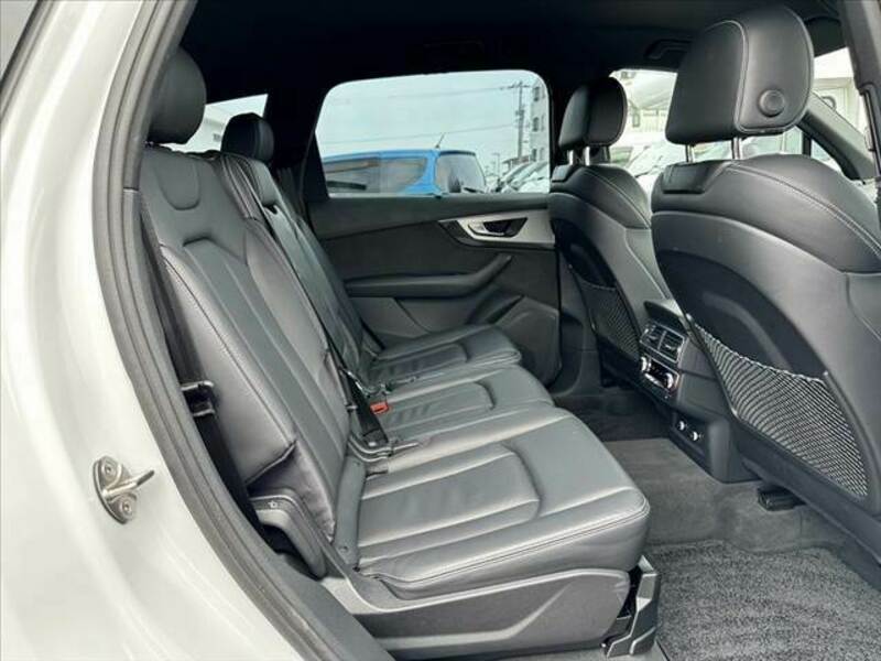 Q7