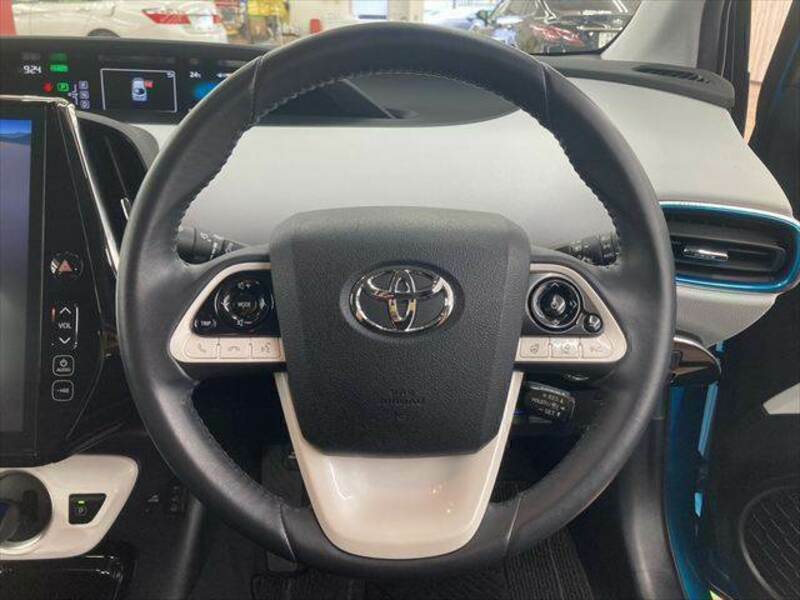PRIUS PHV