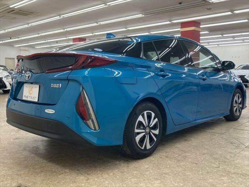 PRIUS PHV