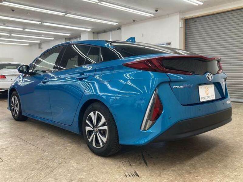 PRIUS PHV