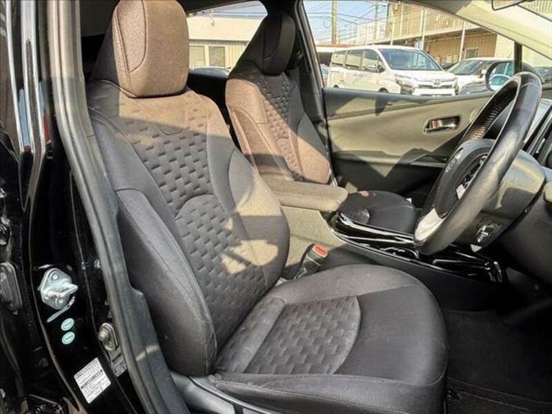 PRIUS PHV