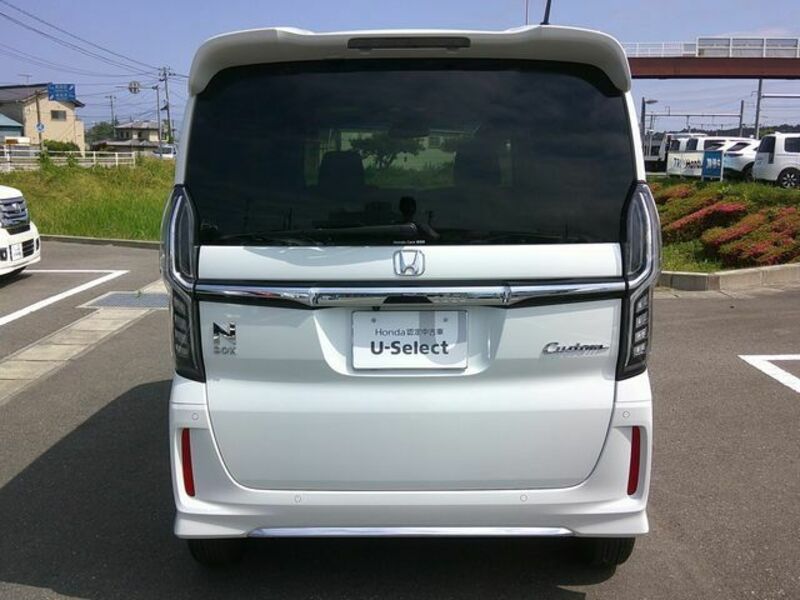 N BOX CUSTOM