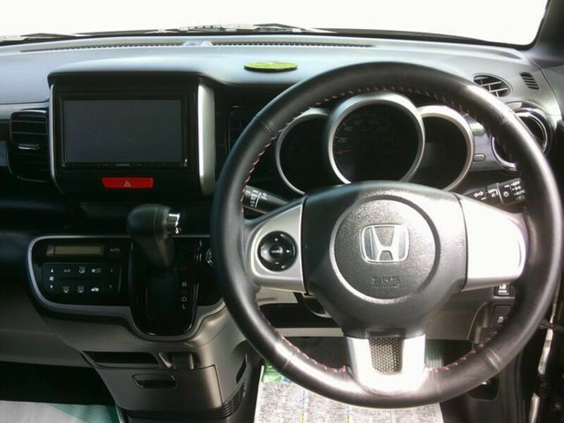 N BOX CUSTOM