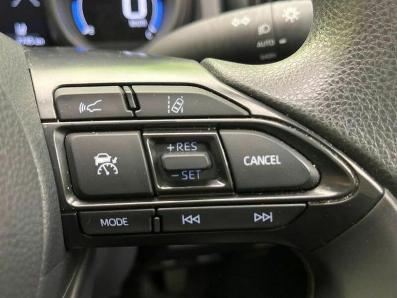 YARIS-5