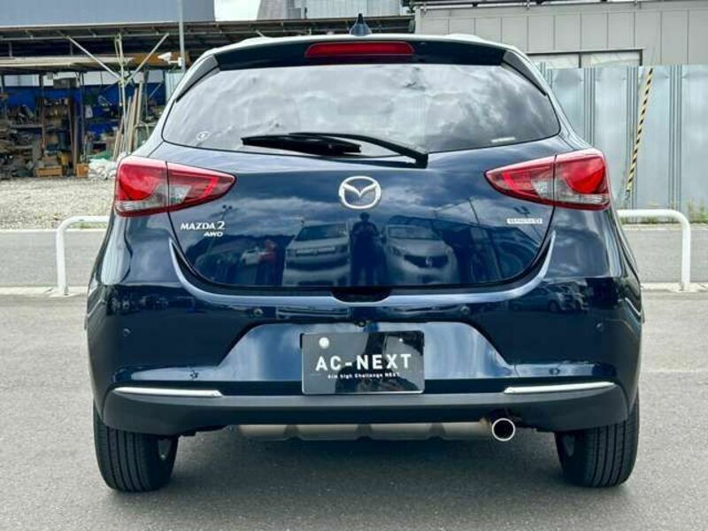 MAZDA2