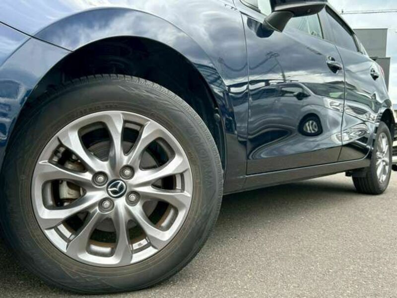 MAZDA2