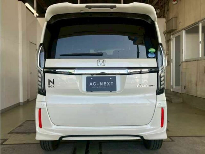 N BOX