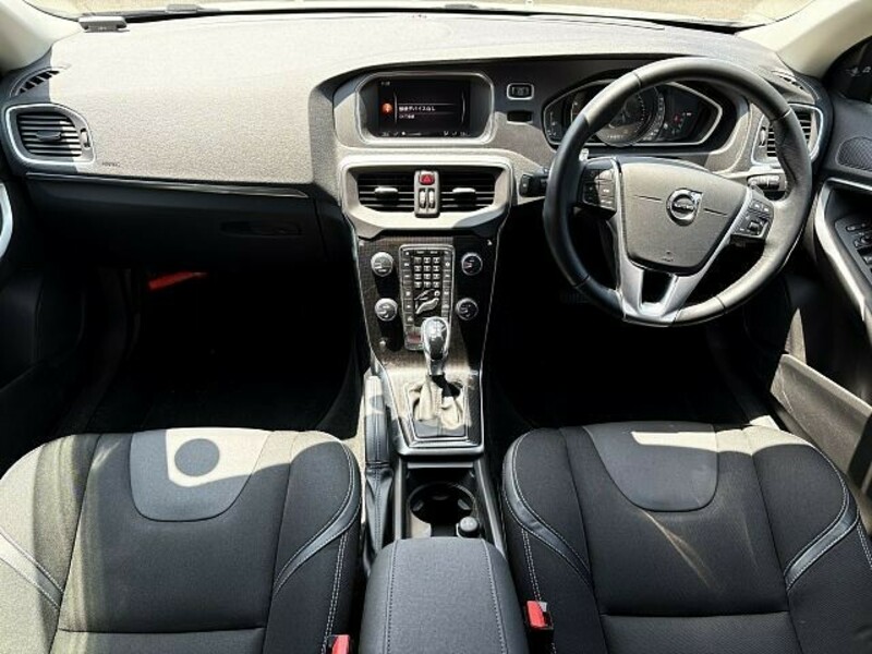 V40