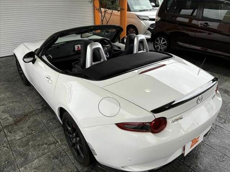 ROADSTER