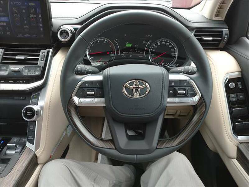 LAND CRUISER