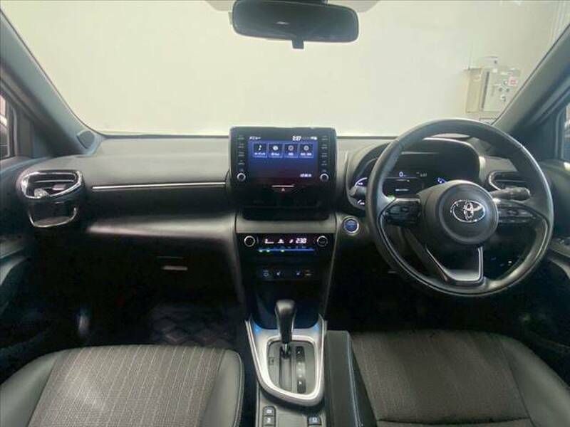 YARIS CROSS