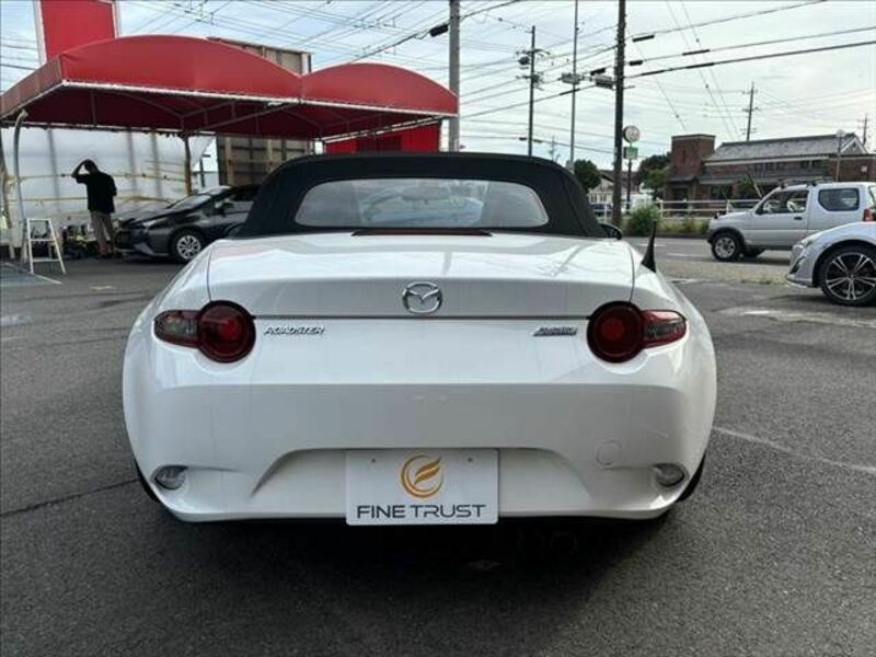 ROADSTER