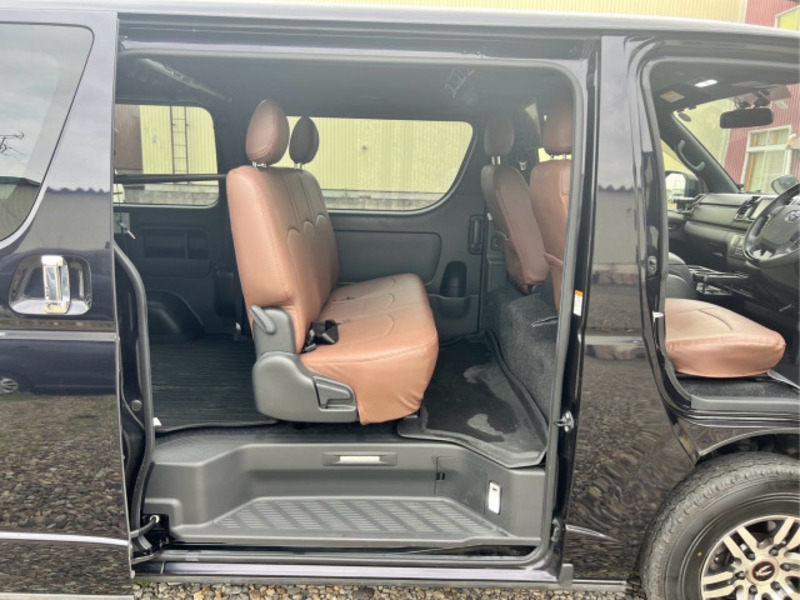 HIACE VAN