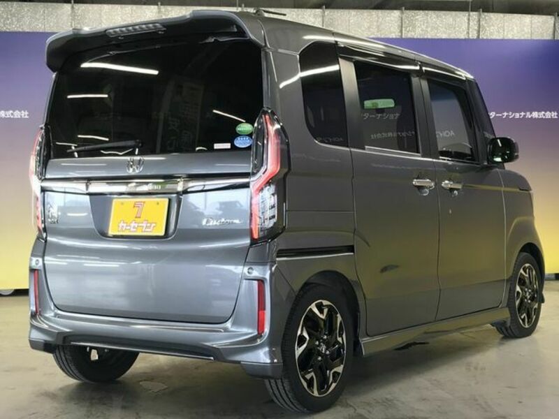 N BOX CUSTOM