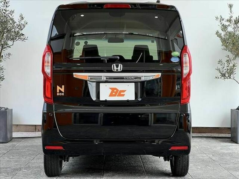 N BOX