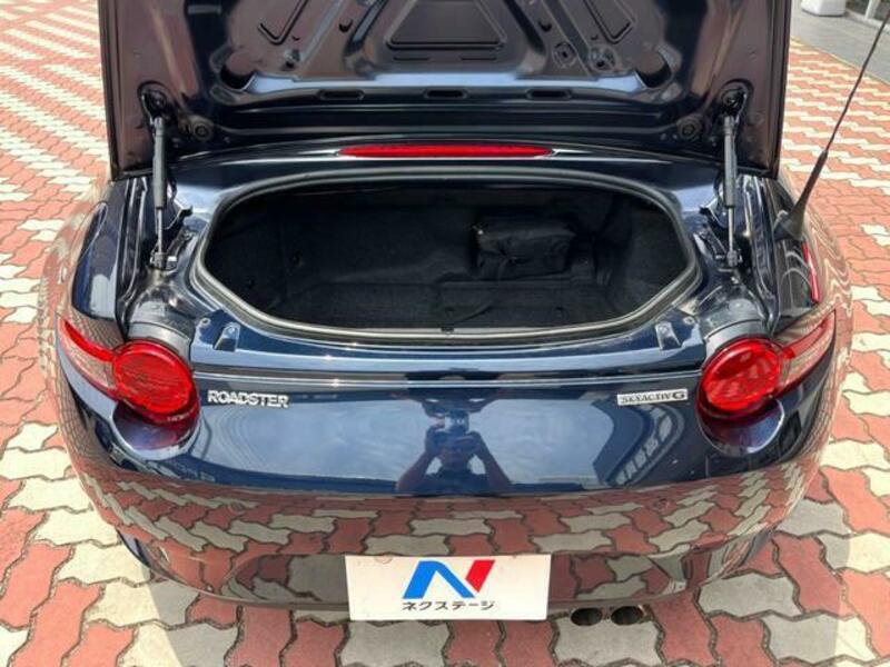 ROADSTER