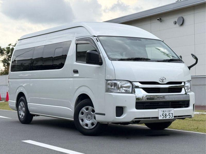 TOYOTA HIACE VAN