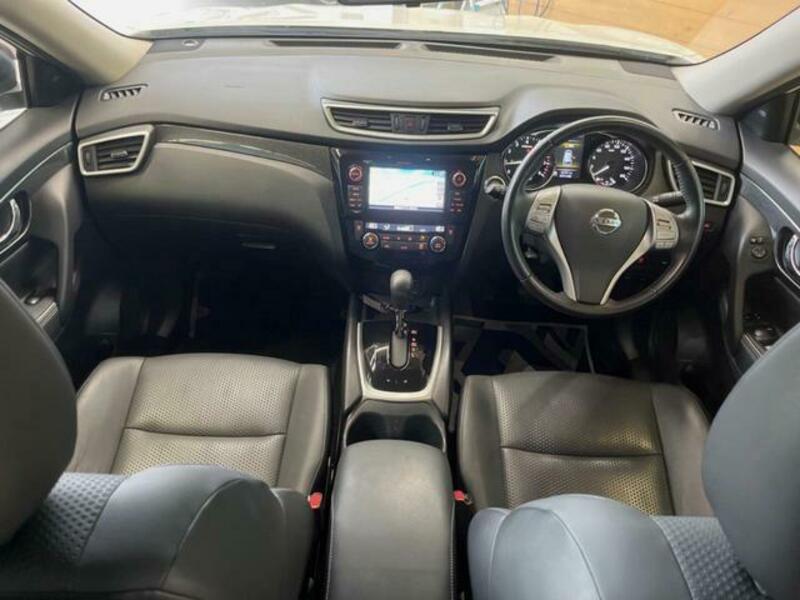 X-TRAIL