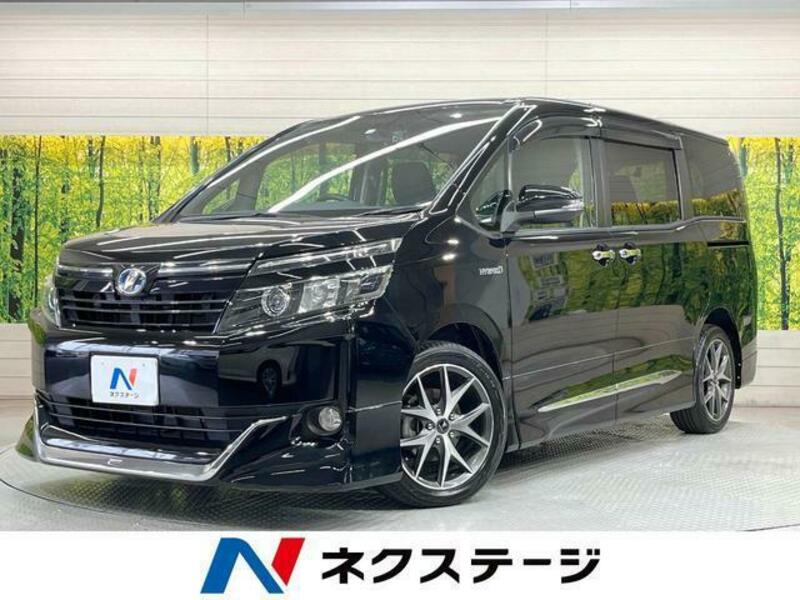 TOYOTA VOXY