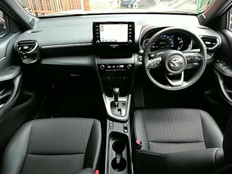 YARIS CROSS