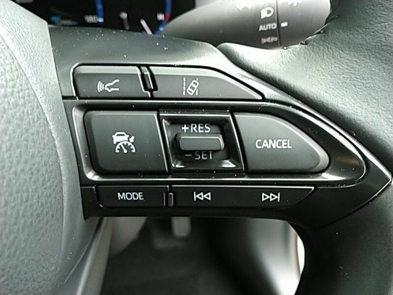 YARIS CROSS