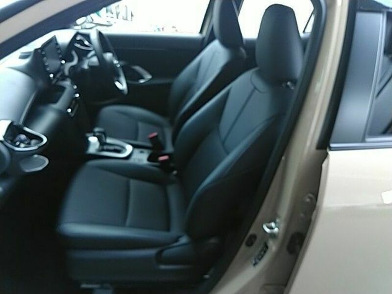 YARIS CROSS