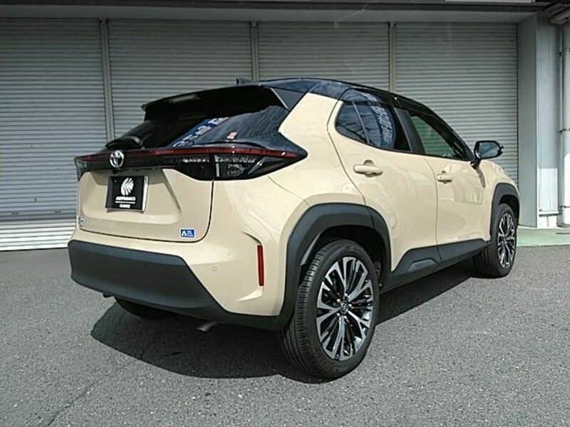 YARIS CROSS