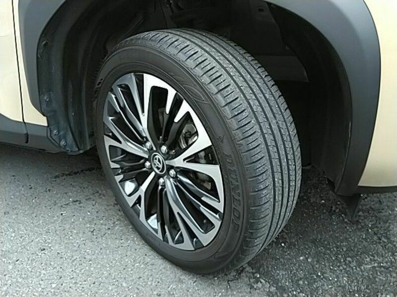 YARIS CROSS