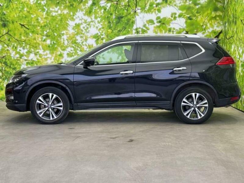 X-TRAIL-1