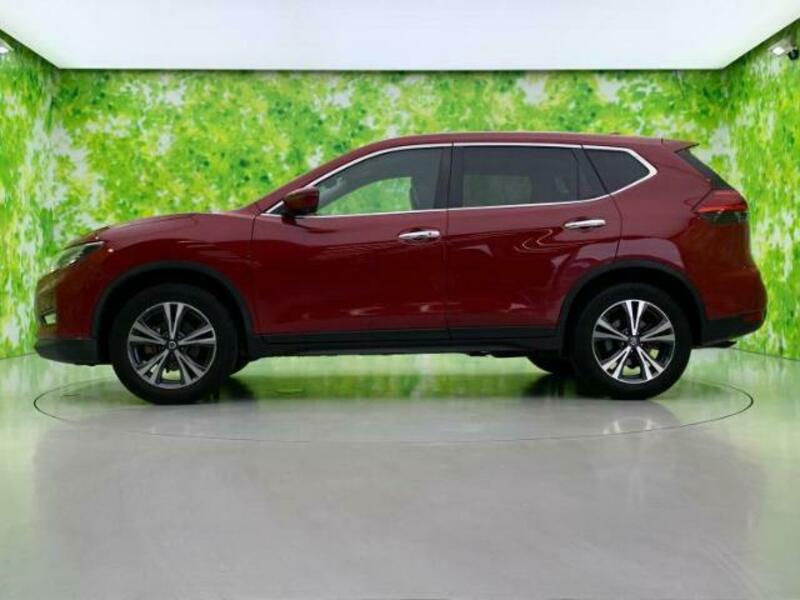 X-TRAIL-1