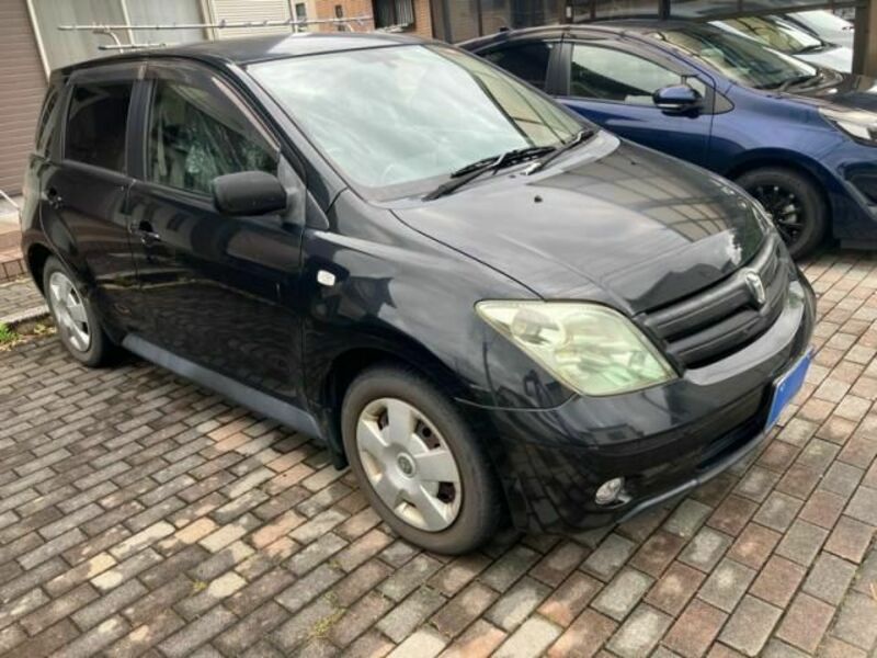 TOYOTA IST