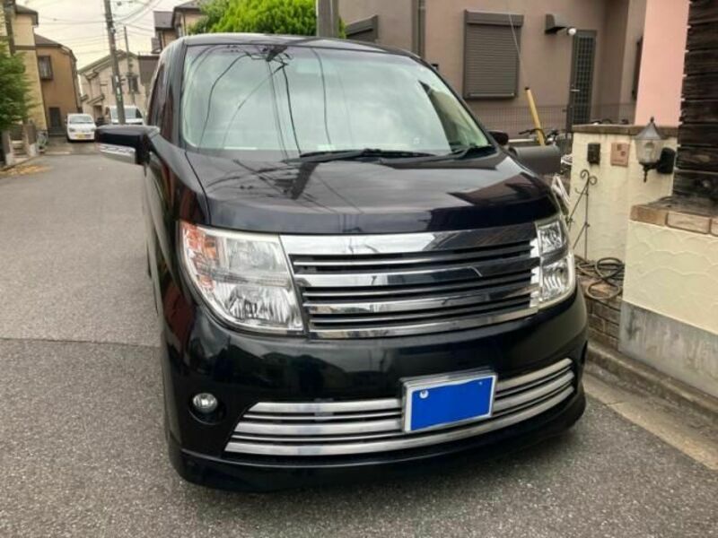 NISSAN ELGRAND