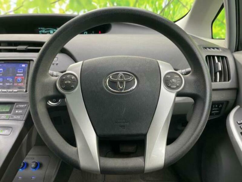 PRIUS-12