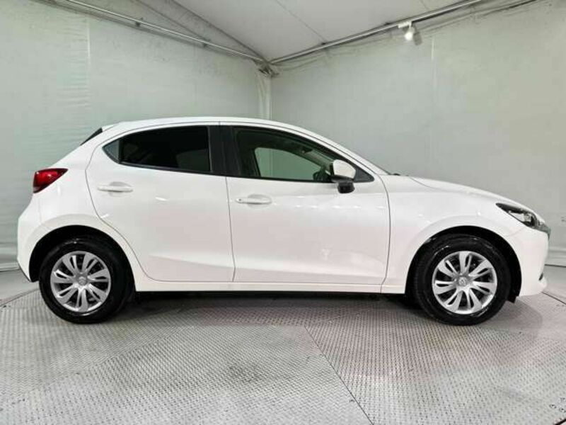 MAZDA2