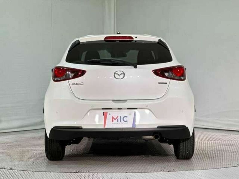 MAZDA2
