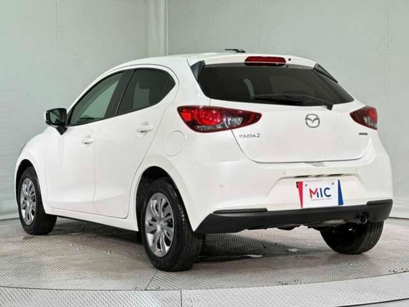 MAZDA2