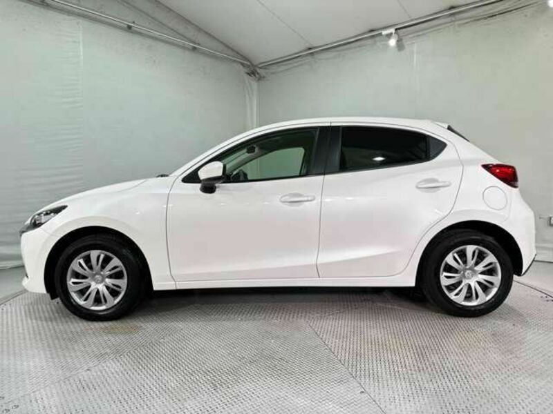 MAZDA2
