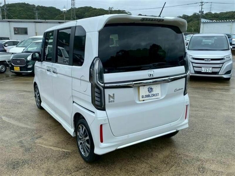 N BOX CUSTOM