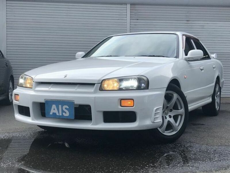 NISSAN SKYLINE