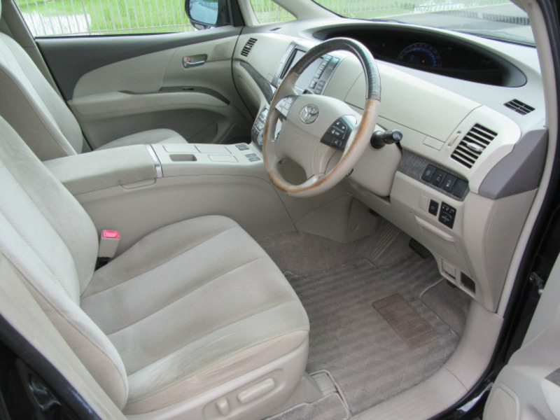 ESTIMA HYBRID