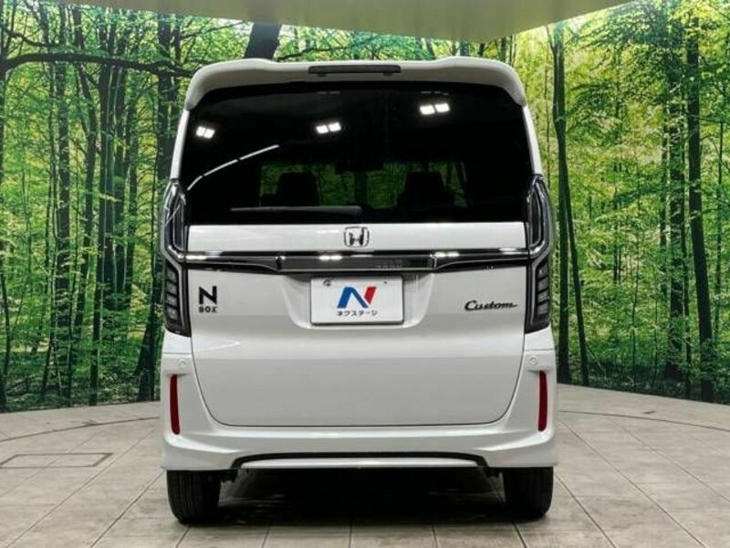 N BOX CUSTOM