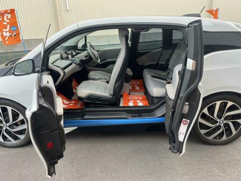 i3